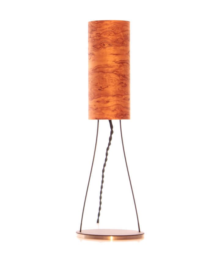 So funktioniert die Tischlampe der Designer macht es vor