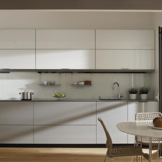 laminat kuche moderne ka 1 4 che lackiert hochglanz plano santos na blat kuchenny laminat kuche moderne ka 1 4 che lackiert hochglanz plano santos na blat kuchenny