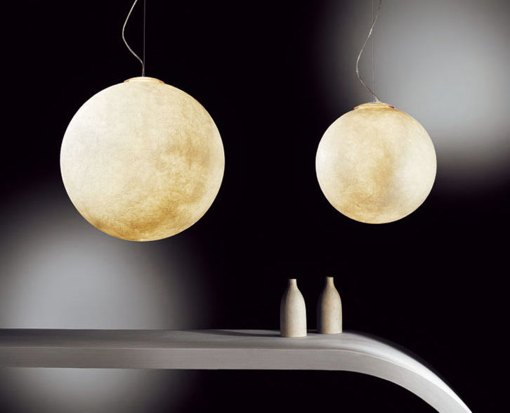Die Mond Lampe gibt es in sieben verschiedenen Größen
