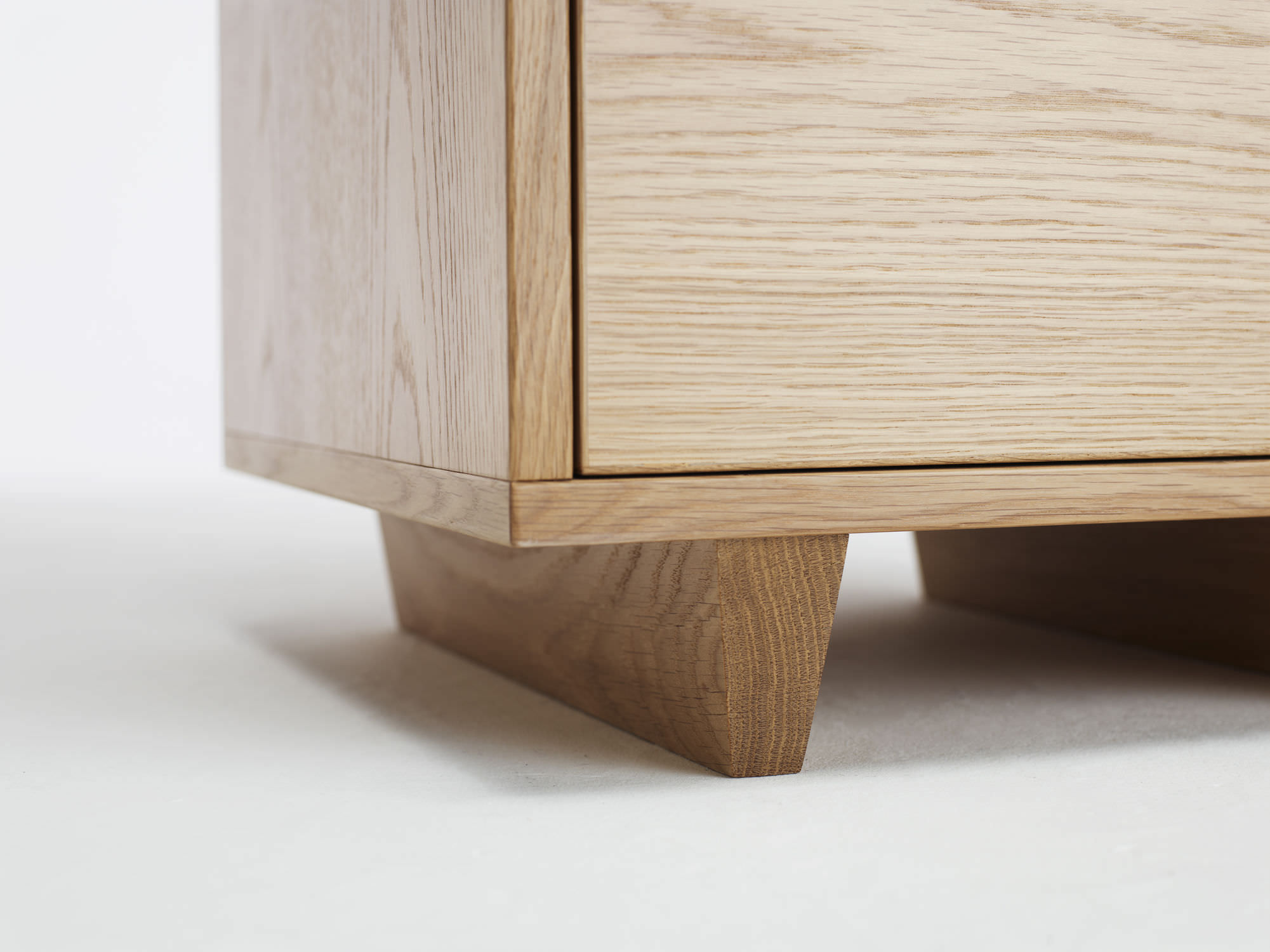 Moderne kommode aus eiche esche aus mdf may by patrik hansson karl andersson