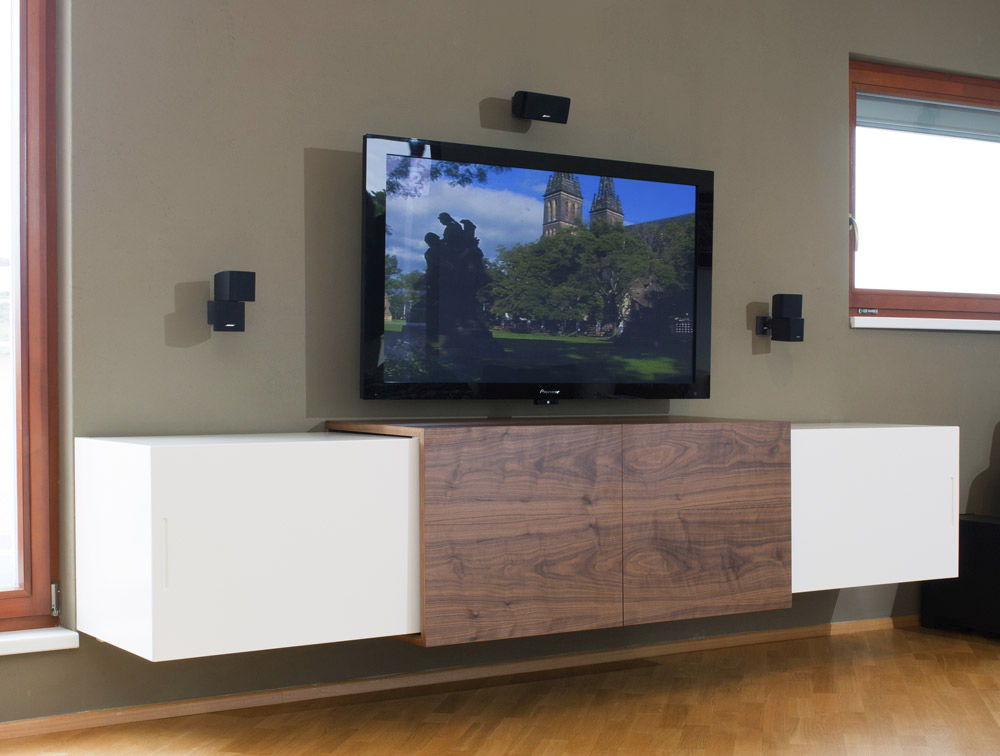Wandmontiertes sideboard / modern / holz / lackiertes holz lugi