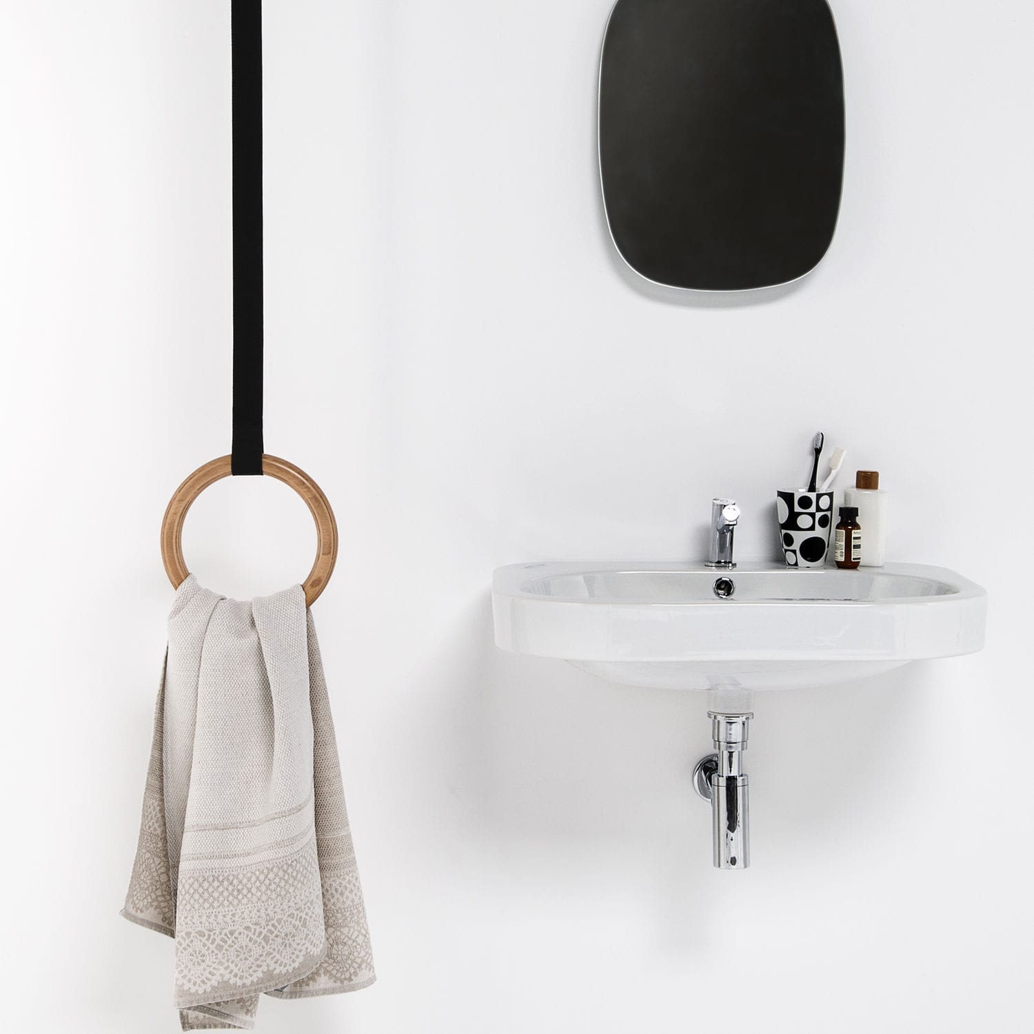 Ring handtuchhalter / decke / holz gambol by monica graffeo ... Handtuchständer holz
