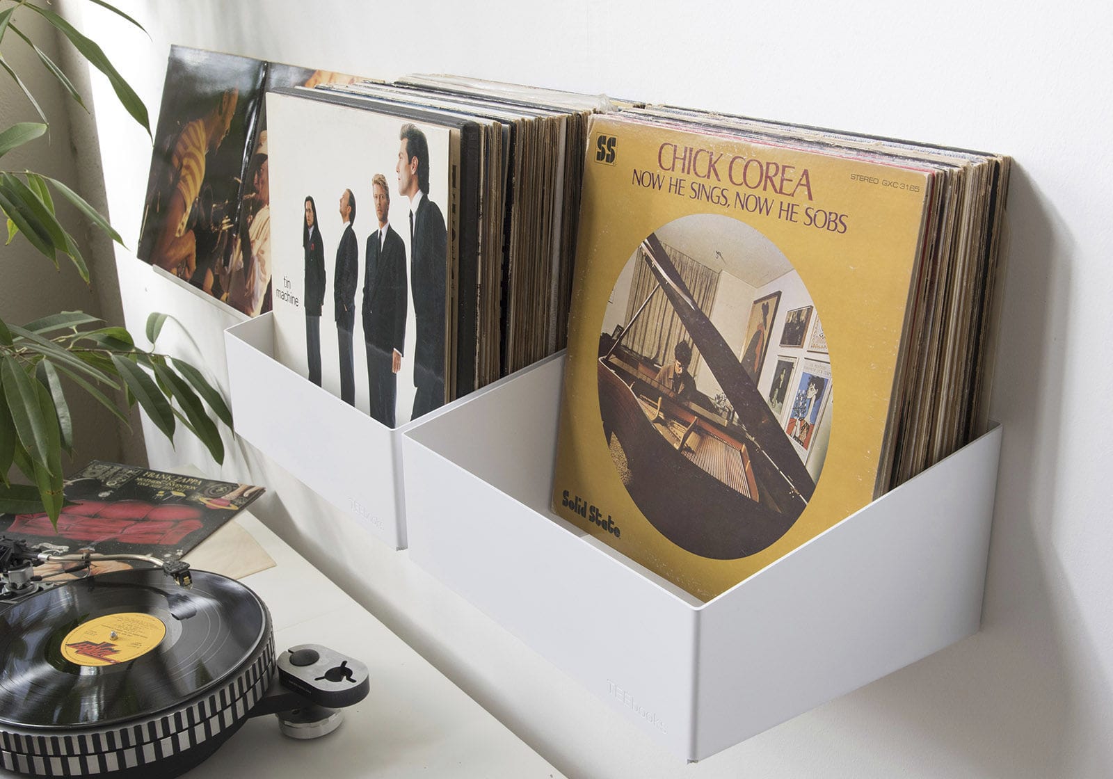 Regal für Schallplatten / wandmontiert / modern / Stahl - TEENYLE ... Regal für Schallplatten / wandmontiert / modern / Stahl - TEENYLE ...