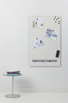 Magnettafel / wandmontiert / Stahl