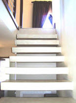 Gerade freitragende Treppe aus Beton  QUICK-STEP Instant Staircases
