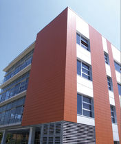 Hinterl&uuml;ftete Fassade aus Keramik FAVEMANC XA FAVEMANC