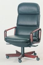moderner Chefsessel aus Leder DYRLUND 8497W dyrlund