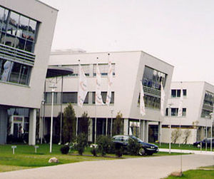 Fertigbau-Gebäude / Beton / für Büro / modern