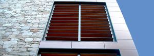 Fensterläden zum Schieben / HPL / Fenster / mit Jalousie