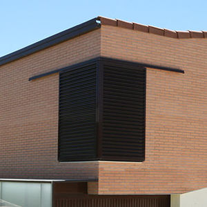 Fensterläden zum Schieben / Aluminium / Fenster / mit Jalousie