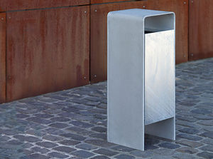 Park-Abfalleimer / aus verzinktem Stahl / mit integriertem Aschenbecher / modern
