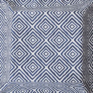 Möbelstoff / mit geometrischem Muster / Synthetik / für Hotels