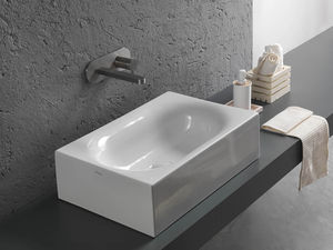 Aufsatzwaschbecken / rechteckig / Keramik / modern