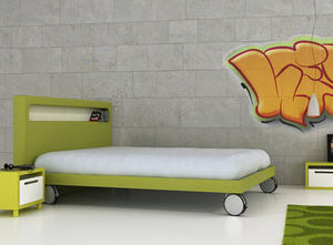 Standardbett / einfach / modern / mit Rollen