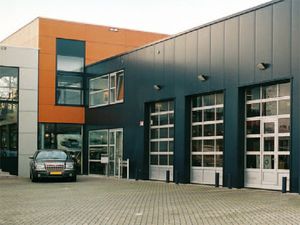 sektionale Industrietore / Metall / automatisch / verglast