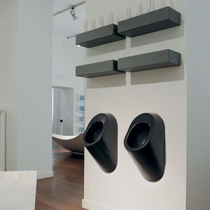 wandmontiertes Urinal / Keramik