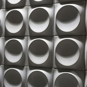 Innenraum-Fliesen / Wand / Beton / mit geometrischem Muster