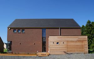 Fertigbauhaus / aus Massivholz-Block / modern / aus Holz