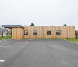 Fertigbau-Gebäude / passiv / Holz / für Kindergarten