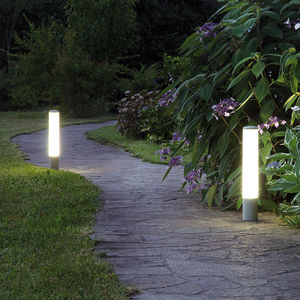 Leuchtpoller für öffentliche Bereiche / Garten / modern / aus anodisiertem Aluminium