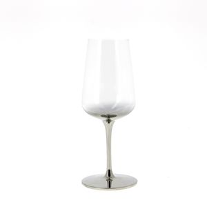 Glas mit Stiel / geblasenes Glas