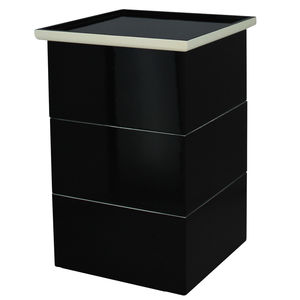 Aufbewahrungsbox / lackiertes Holz