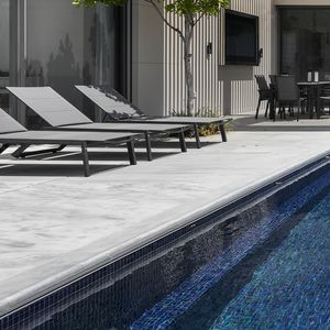 Marmor Poolumrandung / aus Travertin