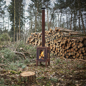 Kamin für den Garten / holzbefeuert / traditionell / Geschlossene Feuerstelle