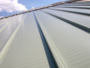 Aluminiumdach / bearbeitet