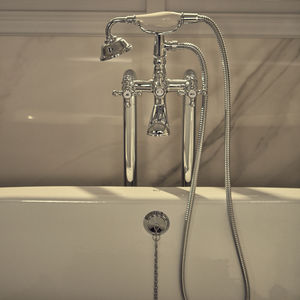 Mischbatterie für Badewanne / freistehend / bodenstehend / verchromtes Metall