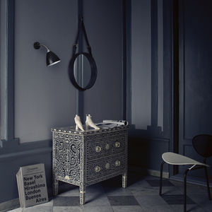 moderne Wandleuchte / Messing / Halogen
