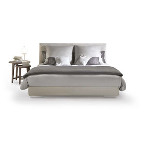 Standardbett / doppelt / modern / Stoffbezug
