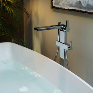 Einhebelmischer für Badewanne / bodenstehend / verchromtes Metall / für Badezimmer