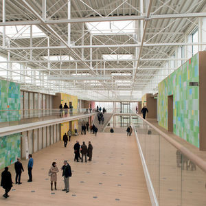 wandmontierter Spiegel / modern / rechteckig / grau