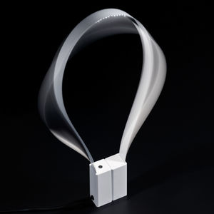 Tischlampe / modern / für Innenbereich / aus Metall