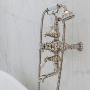 Einhebelmischer für Duschen / für Badewanne / wandmontiert / verchromtes Metall