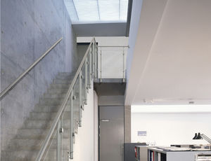 Geländer für Innenbereich / aus Edelstahl / Glasplatten / für Treppen