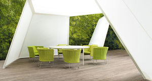 moderner Sessel / Polyester / Stoff / Edelstahl