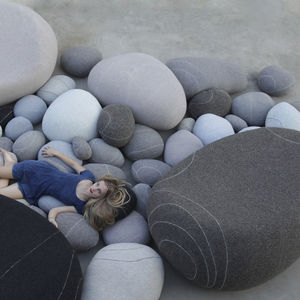 Sitzpuff / originelles Design / Schaumstoff / Wolle / rund