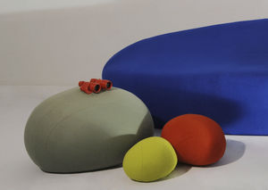 Sitzpuff / originelles Design / Stoff / rund / modulierbar
