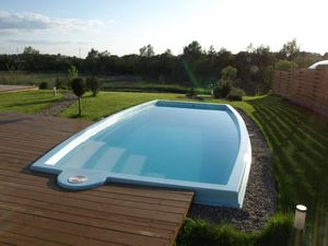 erdverlegtes Schwimmbecken / aus PU / aus Glasfaser / Polyester