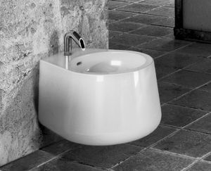hängendes Bidet / Keramik