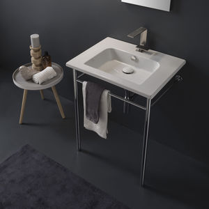 Waschbecken-Unterbau / Metall