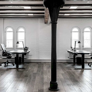 Tischlampe / modern / für Innenbereich / aus Stahl