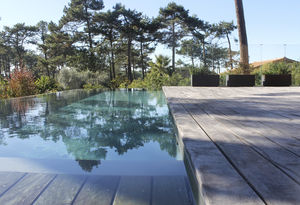 erdverlegtes Schwimmbecken / Beton / Schwimmteich Überlauf / für Außenbereich