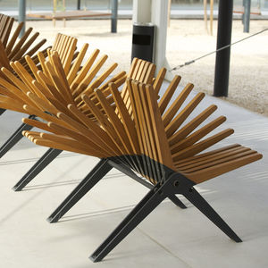 Parkbank / originelles Design / Holz / aus verzinktem Stahl