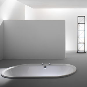 ovale Badewanne / aus Acryl / Massage