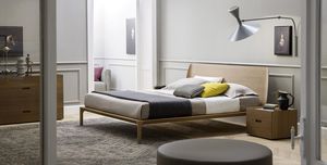 Doppelbett / modern / Kopfteil / Holz