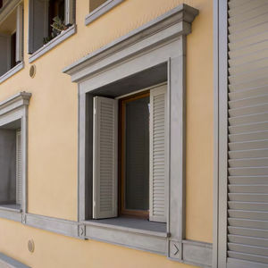 Lamellen-Fensterläden / Aluminium / für Fenster / Holzoptik