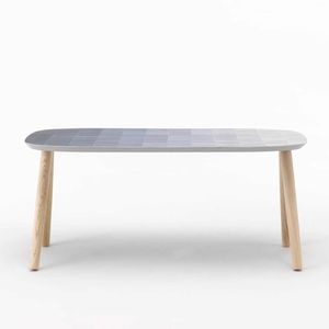 moderner Couchtisch / Massivholz / aus Esche / Marmor